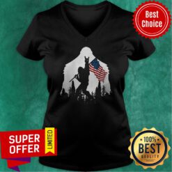Nice Bigfoot Rock And Roll American Flag In The Forest V-neck