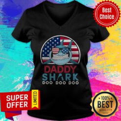 Top America Flag Daddy Shark Doo Doo Doo V-neck