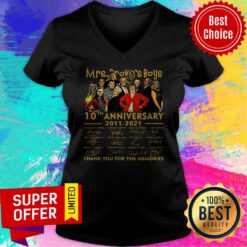 Mrs.Brown's Boys 10th Anniversary 2011 2021 Thank You For The Memories Signatures V-neck