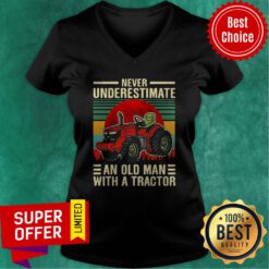 Funny Never Underestimate An Old Man With A Tractor Vintage V-neck