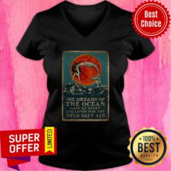 Top Mermaid She Dreams Of The Ocean V-neck