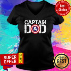 Nice Captain America Dad Happy Father’s Day 2021 V-neck