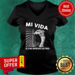 Mi Vida Es Lo Mas Importante Que Tengo V-neck