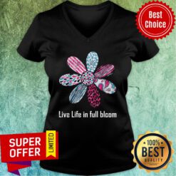 Daisy Flower Live Life In Full Bloom V-neck