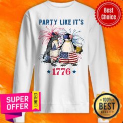 Penguin Couple Party Like It'S 1776 American Flag Sweatshirt