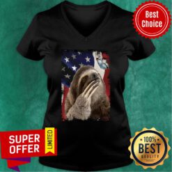 Sloth Butterfly On Nose Sloth Lovers USA Flag V-neck