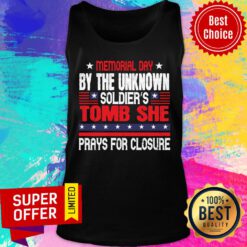 Memorial Day By The Unknown Soldier’s Tomb She Prays For Closure Tank Top