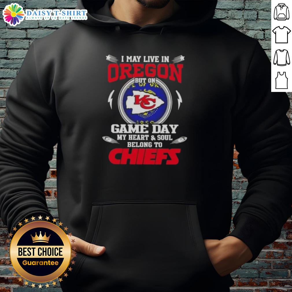 Alt Text: Kansas City Chiefs hoodie showcases pride for the team, perfect for fans living in Oregon on game day.