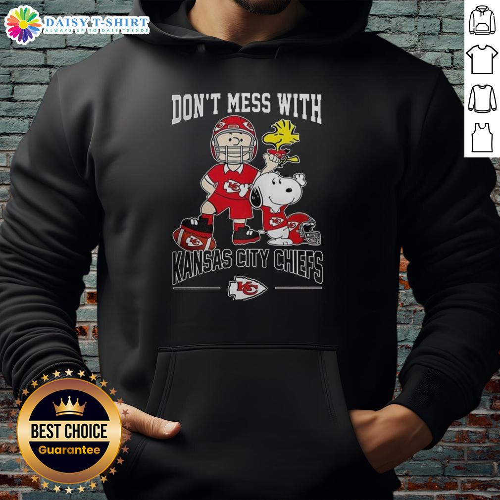 Alt Text: Cute Snoopy and Charlie Brown Peanuts don't mess with Kansas City Chiefs football hoodie design for fans.