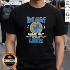 Detroit Lions T-Shirt: Proudly showing team spirit, perfect for game day, even from New Jersey.