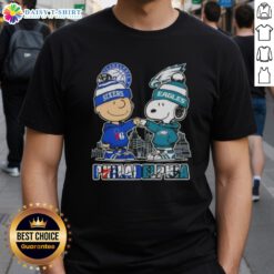 Cute Charlie Brown fist bump with Snoopy on Philadelphia 76ers x Eagles skyline T-shirt, perfect for sports fans.