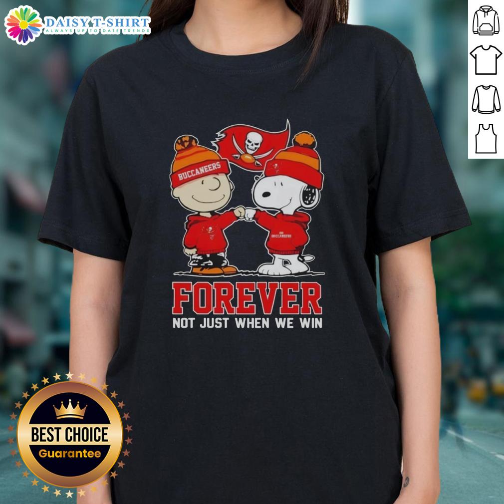 Good Tampa Bay Buccaneers x Charlie Brown vs Snoopy Forever tee for ladies, showcasing team spirit and fun design.