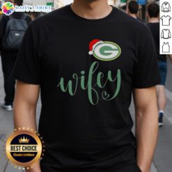 Good Wifey Green Bay Packers Santa Hat Merry Christmas T-Shirt featuring festive design for Packers fans.