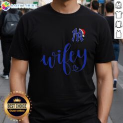 Good Wifey New York Yankees Santa Hat Merry Christmas T-Shirt featuring festive design and team logo for holiday cheer.