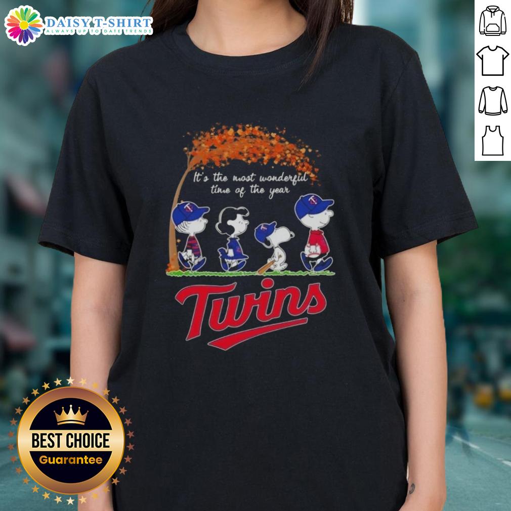 Happy Minnesota Twins X Peanuts Snoopy and Friends Autumn ladies tee, celebrating the joy of the season and baseball.