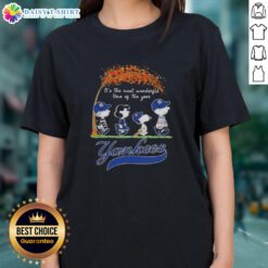 Happy New York Yankees tee featuring Snoopy and friends, perfect for autumn and the holiday season.
