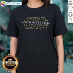 Official Star Wars O Despertar Da Fora Ladies Tee featuring iconic characters and logo from the Star Wars franchise.